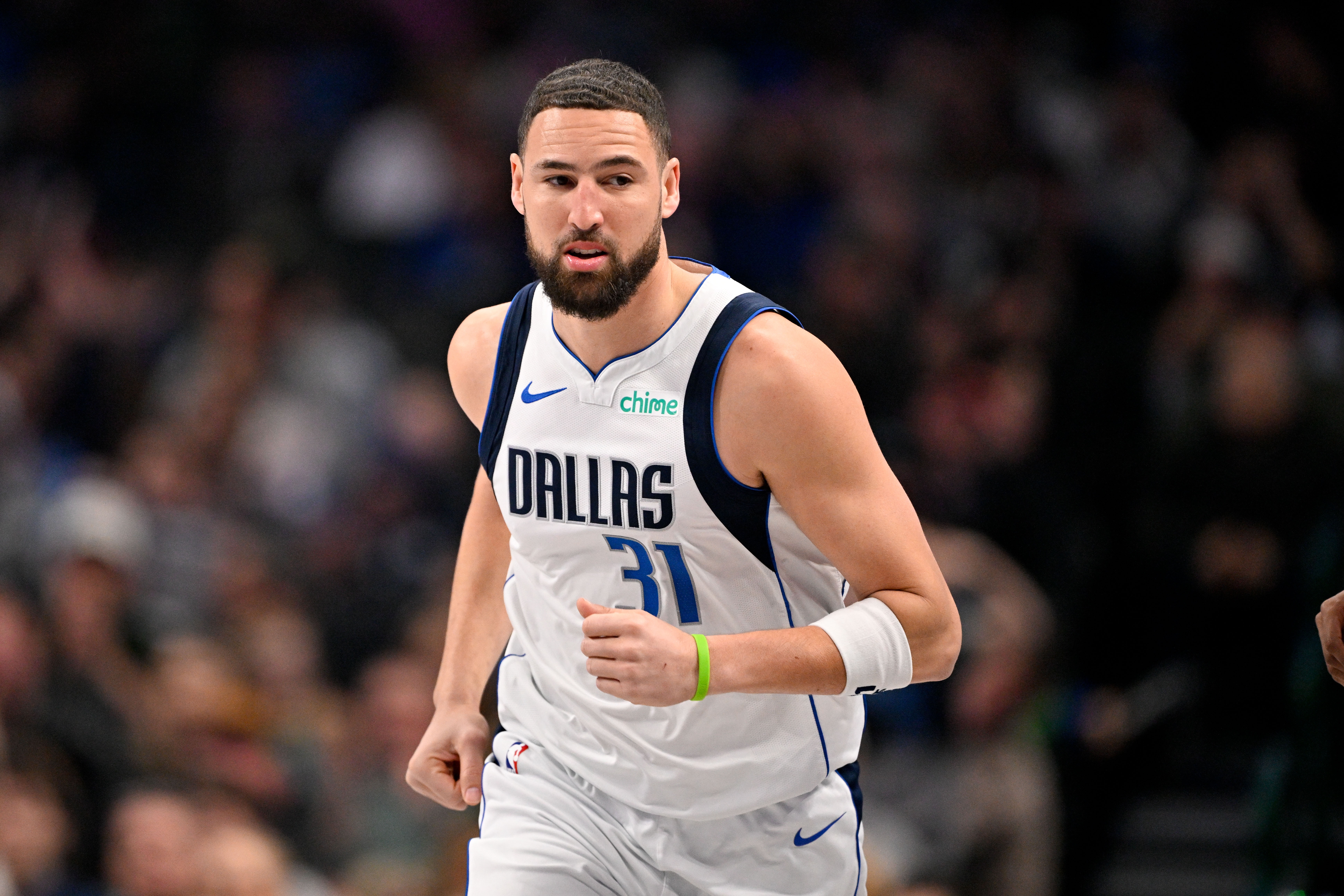 奇异果体育观看-马绍尔：克莱放下身段担任替补 为球队牺牲 我敬佩他的职业态度