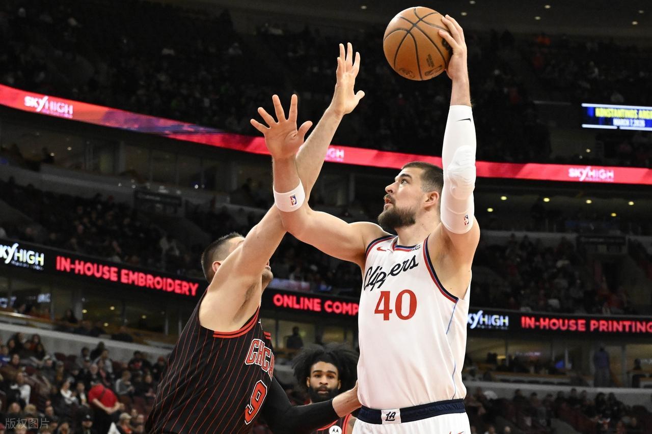 奇异果体育官网-21分大逆转失败！哈登空砍24+5+6！科林斯爆发，公牛三分投死快船